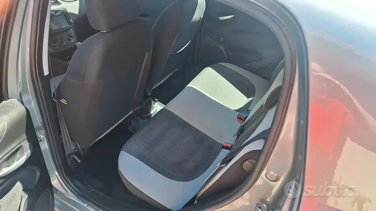Usata Fiat Punto 95 CV (69 kW) 2013 Grigio Utilitaria