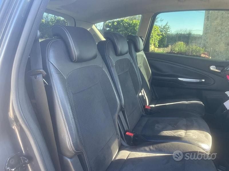 Usata Ford S-MAX Titanium 140 CV (102 kW) 2009 Grigio Monovolume