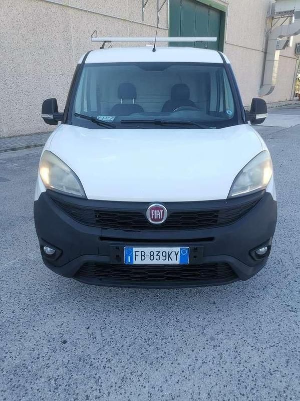 Usata Fiat Doblò 90 CV (66 kW) 2015 Bianco Monovolume