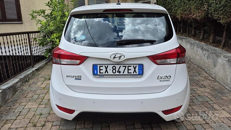 Bianco Usata 2014 Hyundai ix20 Due volumi | 7500 € (Molto cara) - Immagine 1/4