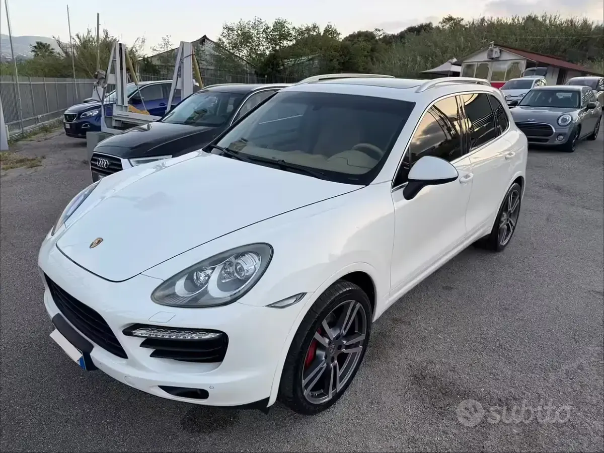 Usata Porsche Cayenne 240 CV (176 kW) 2011 Bianco SUV