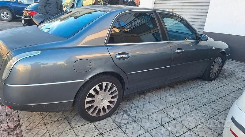 Usata Lancia Thesis 175 CV (128 kW) 2004 Grigio Berlina