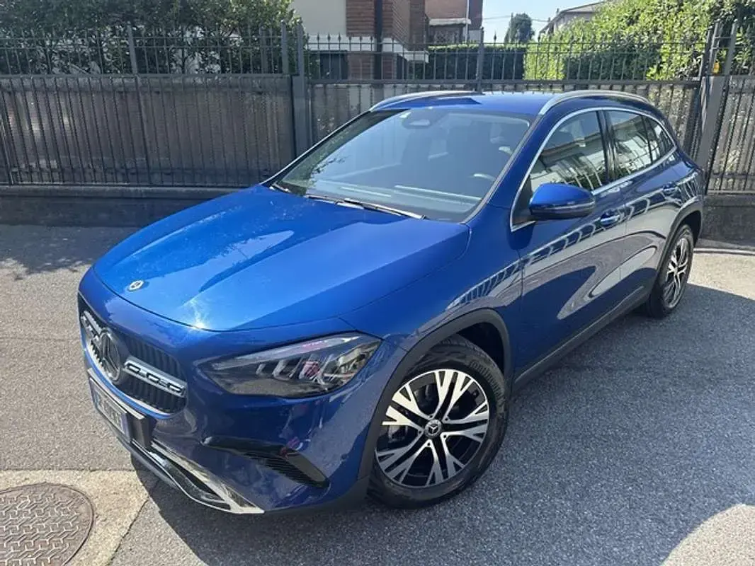 Usata Mercedes GLA200 Executive 150 CV (110 kW) 2023 Blu/azzurro SUV