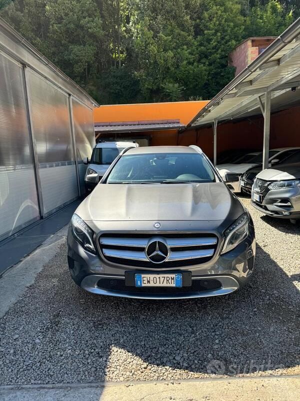 Grigio Usata 2014 Mercedes GLA200 SUV | 10.000 € - Immagine 1/4
