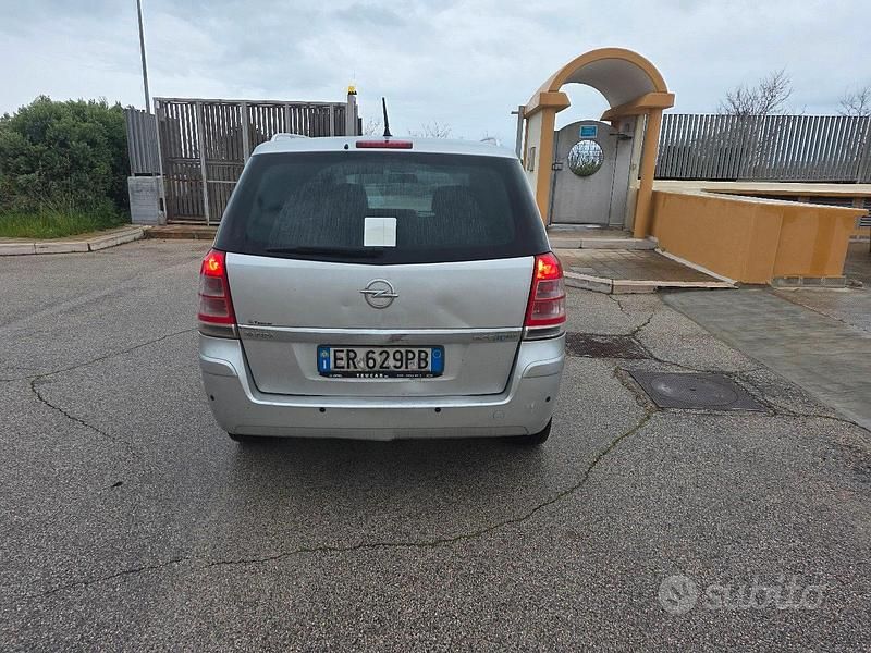Usata Opel Zafira 150 CV (110 kW) 2013 Grigio Monovolume