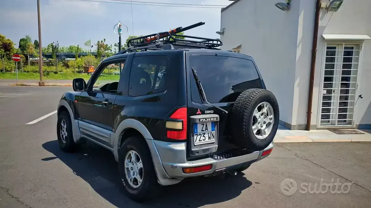 Usata Mitsubishi Pajero 165 CV (121 kW) 2000 Bluazzurro SUV