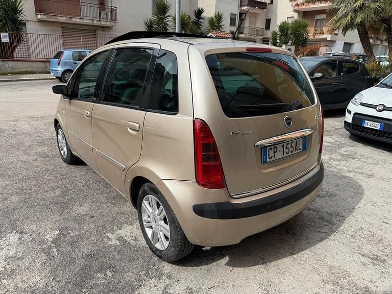 Usata Lancia Musa 70 CV (51 kW) 2005 Marrone Monovolume