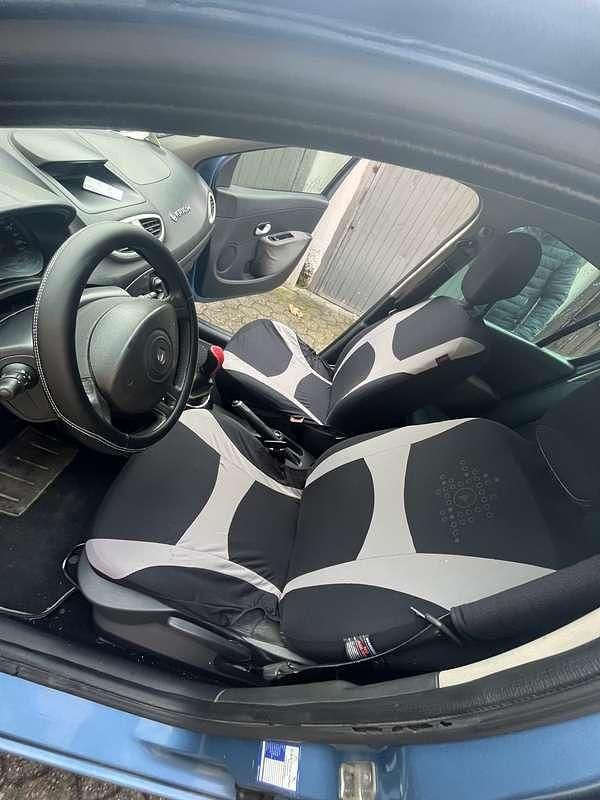 Usata Renault Clio II Dynamique 84 CV (61 kW) 2011 Berlina