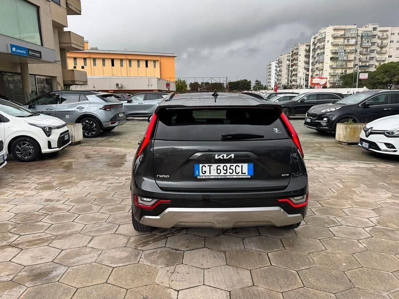 Usata Kia Niro 104 CV (76 kW) 2022 Nero SUV
