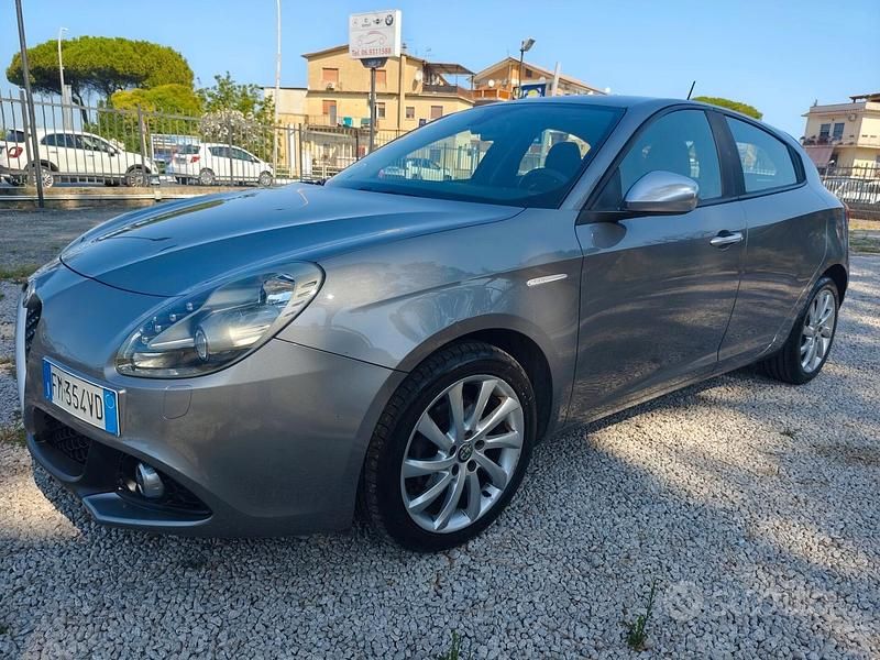 Grigio Usata 2018 Alfa Romeo Giulietta Business Due volumi | 8900 € (Buon prezzo) - Immagine 1/4