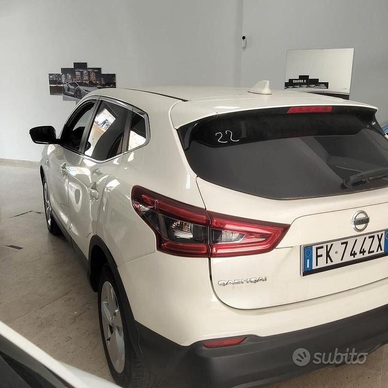 Usata Nissan Qashqai Tekna 110 CV (80 kW) 2017 Bianco SUV