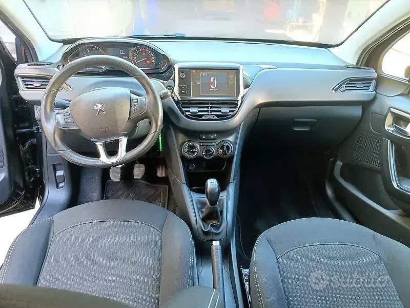 Usata Peugeot 208 Active 75 CV (55 kW) 2017 Other Utilitaria