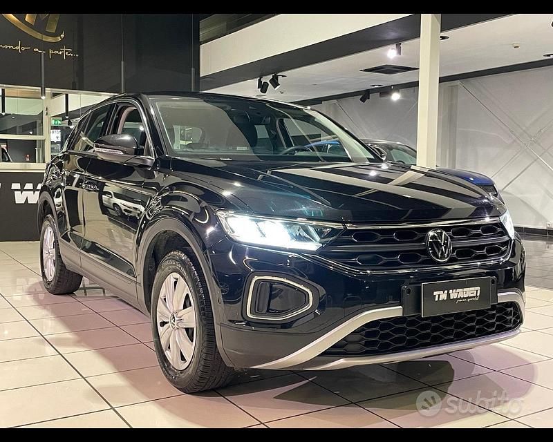 Usata VW T-Roc Life 110 CV (80 kW) 2022 Nero SUV