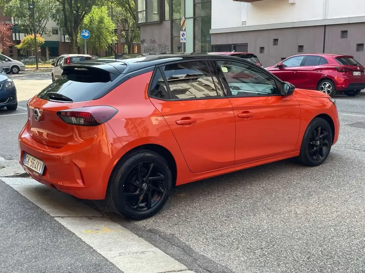 Usata Opel Corsa Edition 71 CV (52 kW) 2022 Arancio Utilitaria