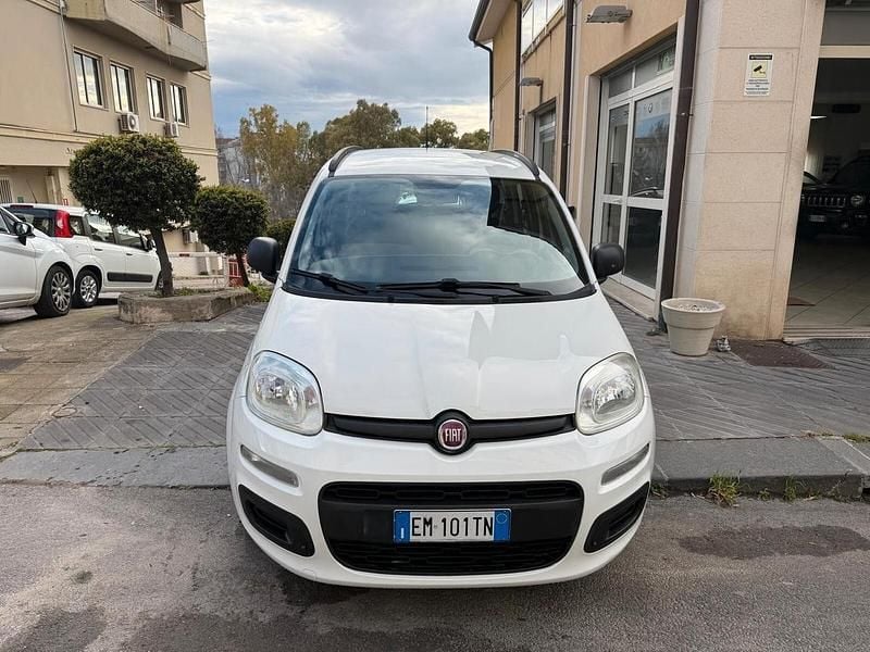 Usata Fiat Panda Lounge 75 CV (55 kW) 2012 Bianco Utilitaria