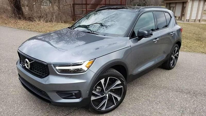 Usata Volvo XC40 R-Design 190 CV (139 kW) 2018 Grigio SUV
