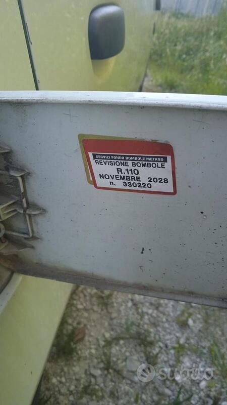 Usata Fiat Punto 60 CV (44 kW) 2010 Bianco Utilitaria