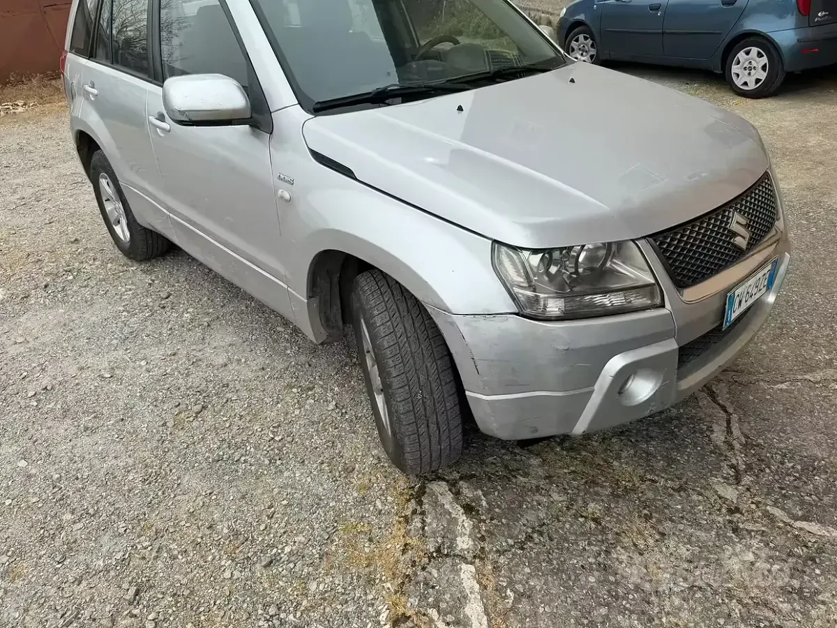 Usata Suzuki Vitara 109 CV (80 kW) 2005 Grigio SUV