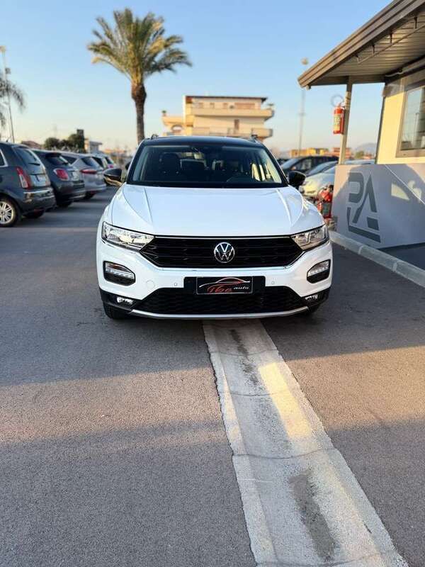 Bianco Usata 2022 VW T-Roc Style SUV | 19.990 € (Super prezzo) - Immagine 1/4