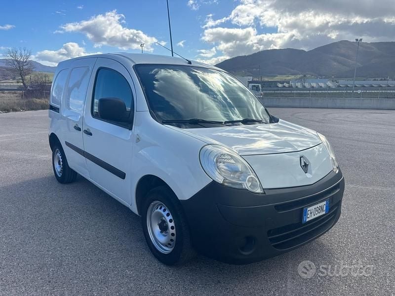 Bianco Usata 2011 Renault Kangoo Monovolume | 3500 € (Ottimo prezzo) - Immagine 1/4
