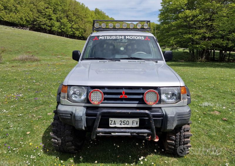 Usata Mitsubishi Pajero 100 CV (73 kW) 1998 Grigio SUV