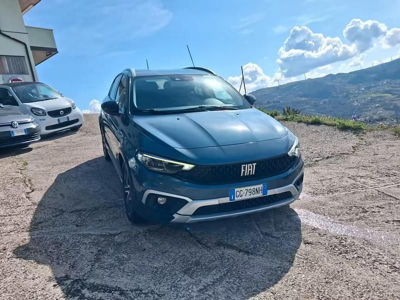 Usata Fiat Tipo Cross 95 CV (69 kW) 2021 Blu Berlina