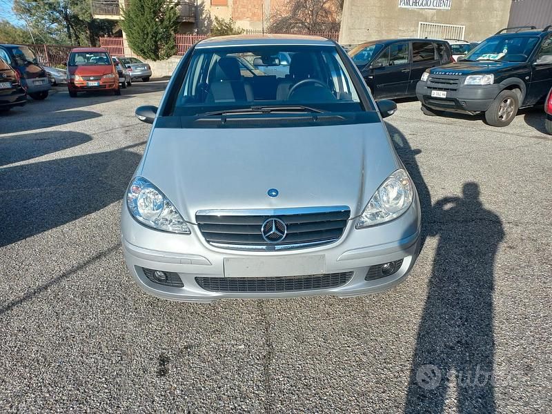 Usata Mercedes A180 Elegance 109 CV (80 kW) 2005 Grigio Berlina
