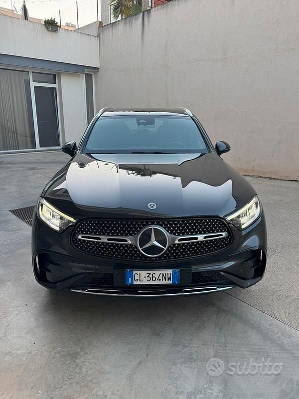 Grigio Usata 2023 Mercedes GLC220 AMG SUV | 48.900 € (Molto cara) - Immagine 1/4