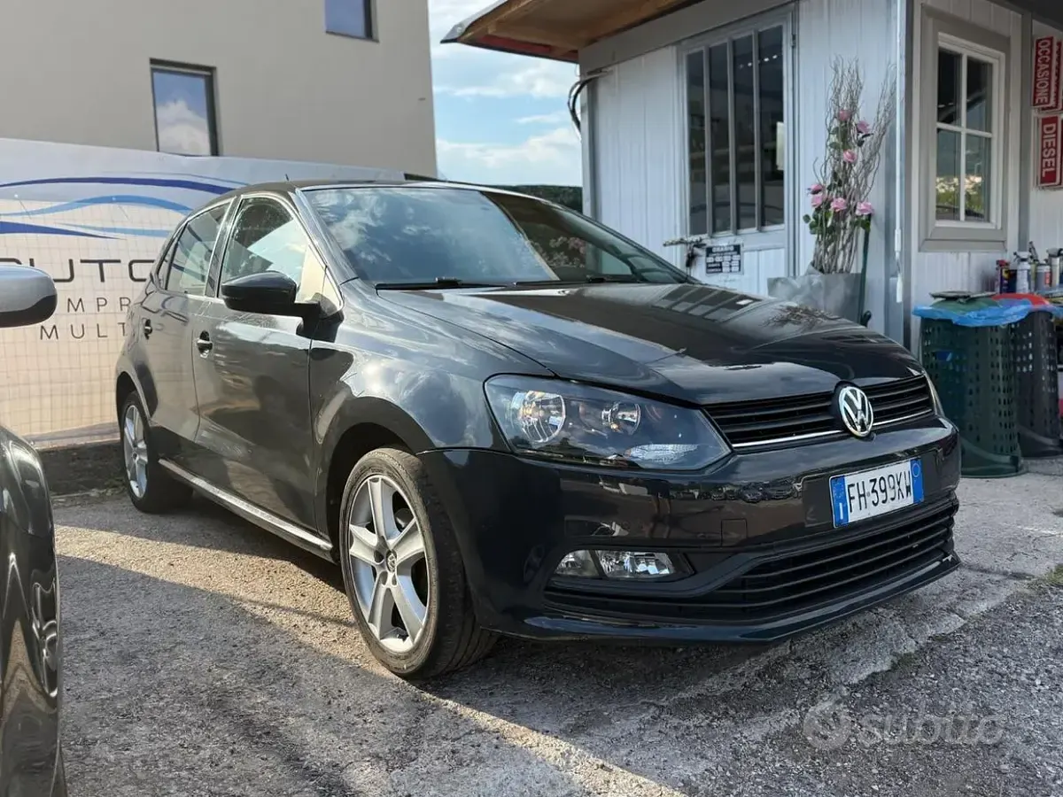 Usata VW Polo Trendline 75 CV (55 kW) 2017 Grigio Berlina