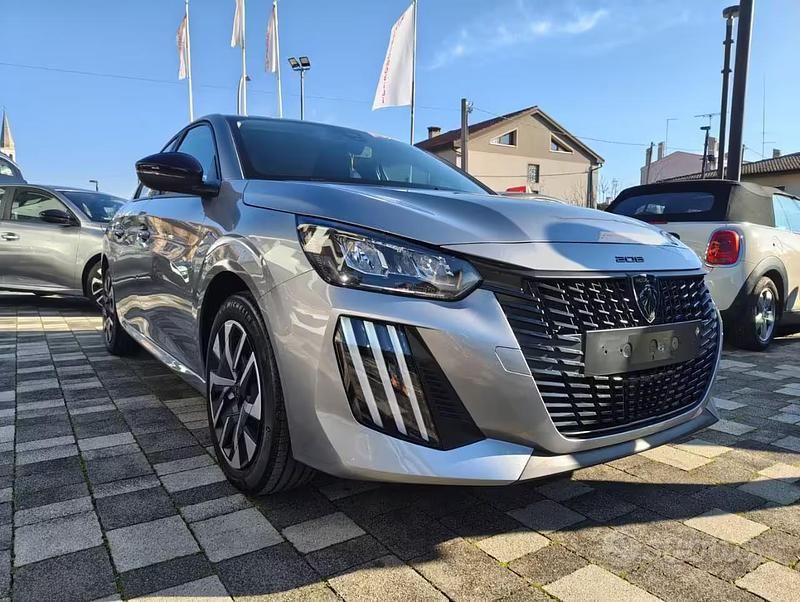 Usata Peugeot 208 Active 75 CV (55 kW) 2024 Grigio Utilitaria