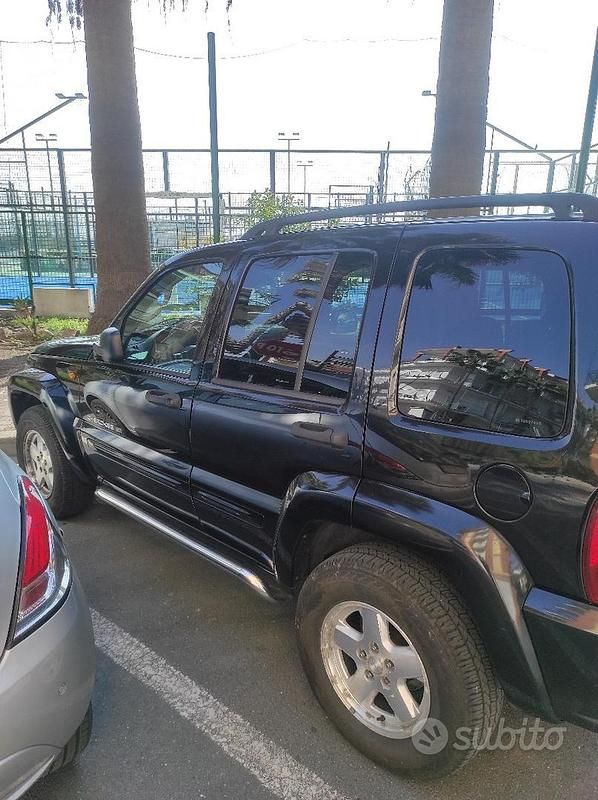 Usata Jeep Cherokee 2003 Nero SUV