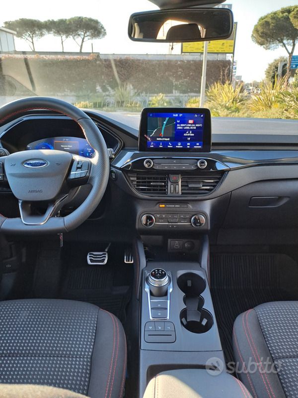 Usata Ford Kuga 190 CV (139 kW) 2024 Grigio SUV