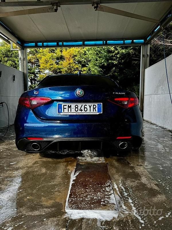 Usata Alfa Romeo Giulia Veloce 211 CV (155 kW) 2017 Blu/azzurro Berlina