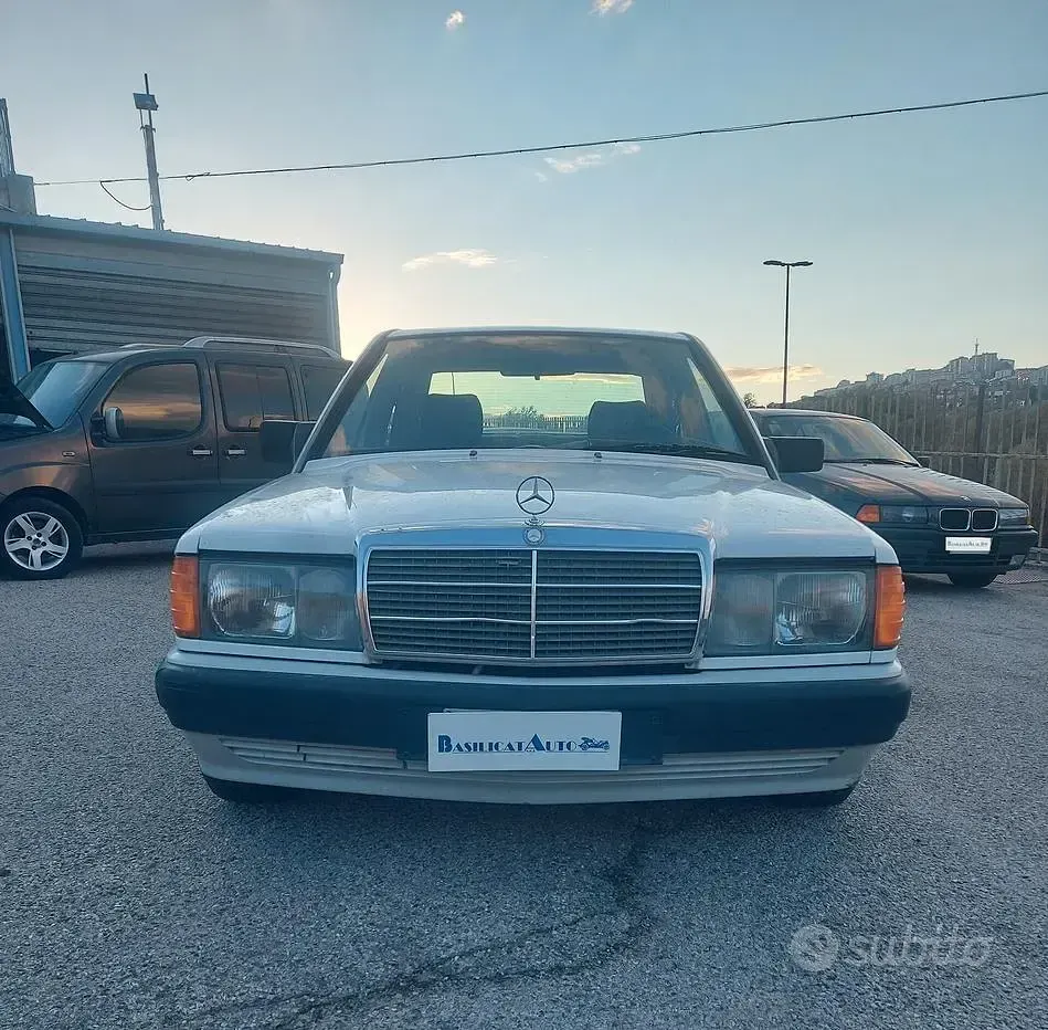 Usata Mercedes 190 122 CV (89 kW) 1989 Berlina
