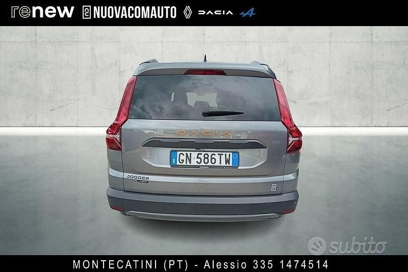 Usata Dacia Jogger Extreme 140 CV (102 kW) 2023 Grigio Monovolume