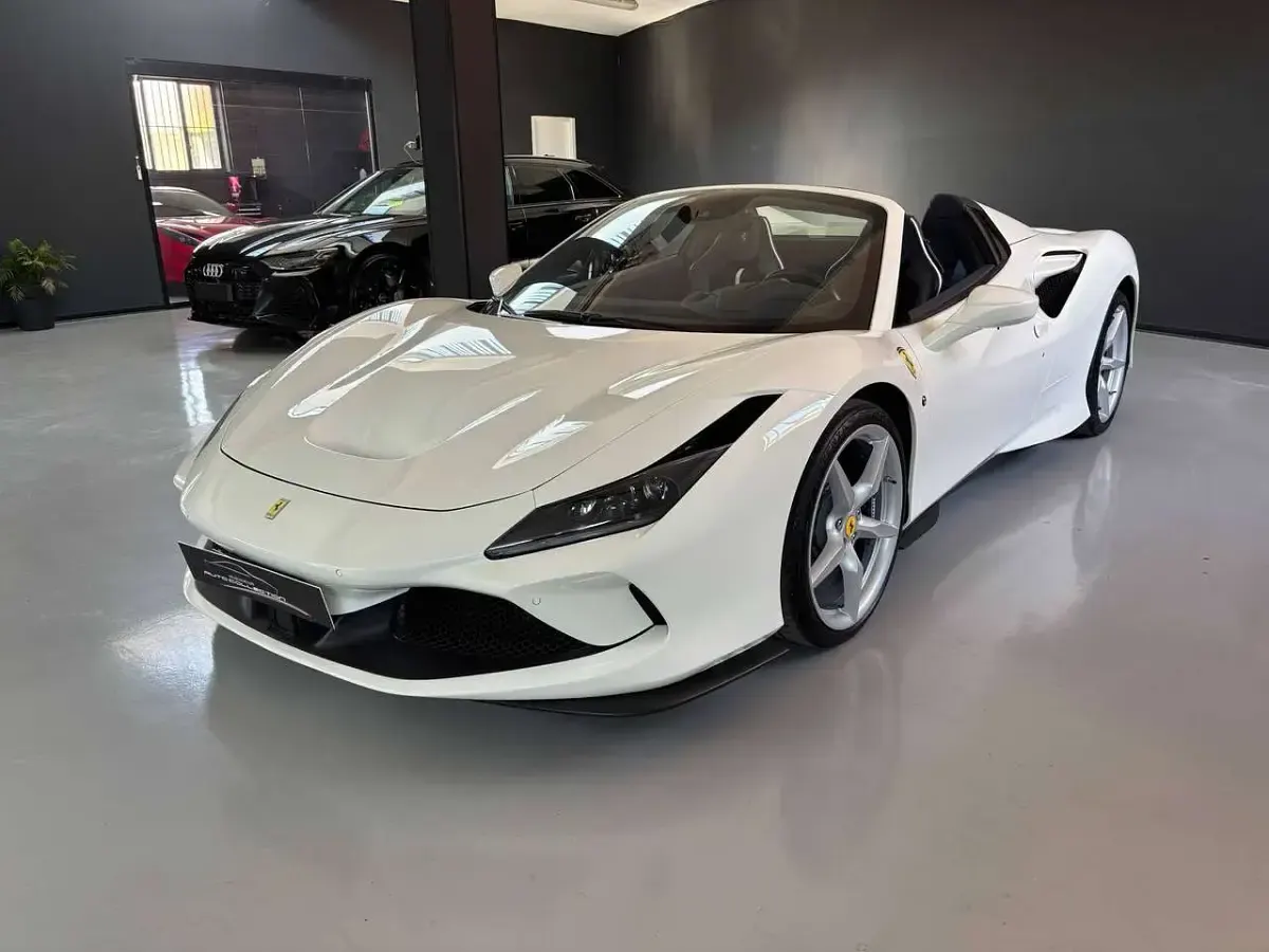 Usata Ferrari F8 721 CV (530 kW) 2021 Bianco avus Cabrio