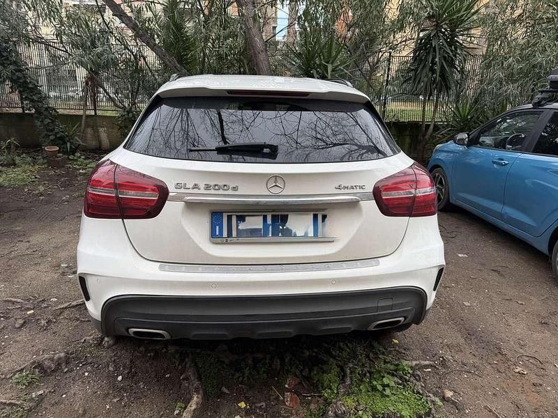 Usata Mercedes GLA200 Premium 136 CV (100 kW) 2019 Bianco SUV