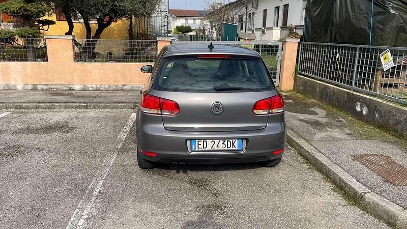 Usata VW Golf VI Trendline 110 CV (80 kW) 2010 Grigio Utilitaria