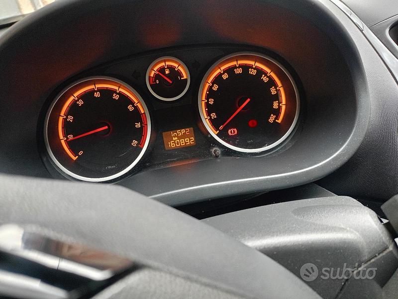 Usata Opel Corsa 2008 Blu Berlina