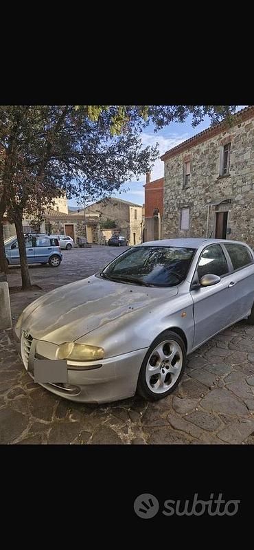 Usata Alfa Romeo 147 115 CV (84 kW) 2002 Utilitaria