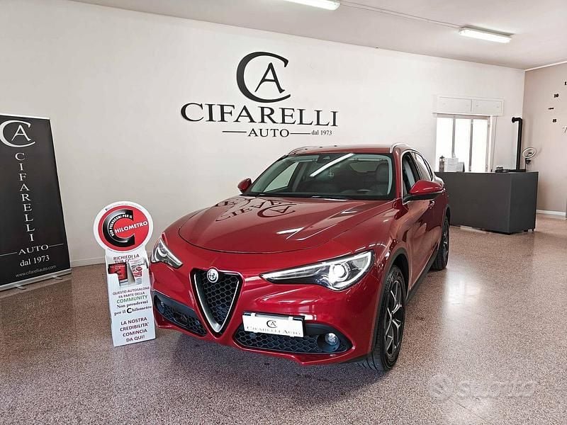 Rosso Usata 2017 Alfa Romeo Stelvio Super SUV | 19.000 € (Ottimo prezzo) - Immagine 1/4
