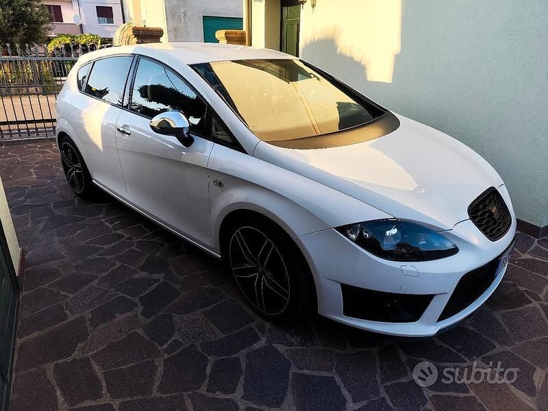 Usata Seat Leon 105 CV (77 kW) 2010 Bianco Utilitaria
