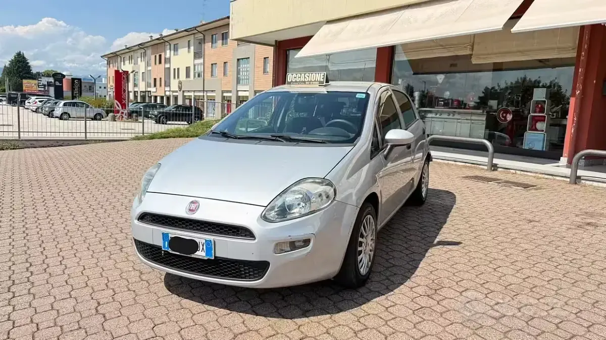 Usata Fiat Punto 77 CV (56 kW) 2017 Grigio Utilitaria