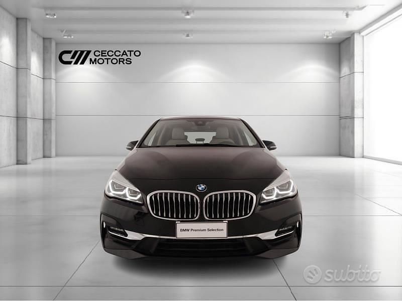 Begagnad BMW 216 Active Tourer Luxury Line 116 HK (85 kW) 2019 Svart Minibuss