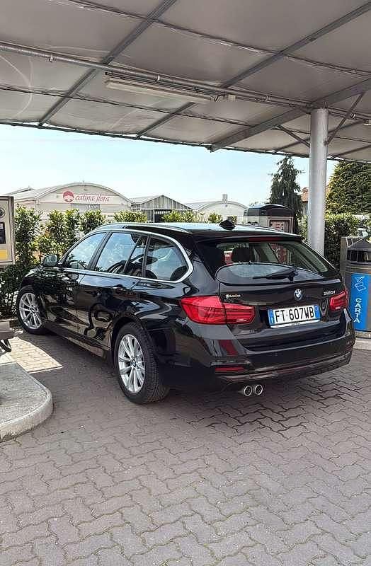 Usata BMW 320 Sport Line 184 CV (135 kW) 2019 Station wagon