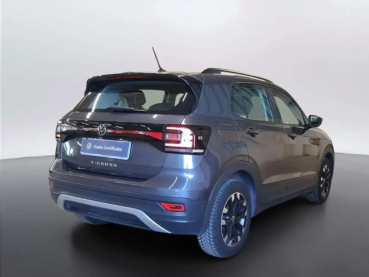 Usata VW T-Cross Style 110 CV (80 kW) 2023 Smoky grey metallizzato SUV