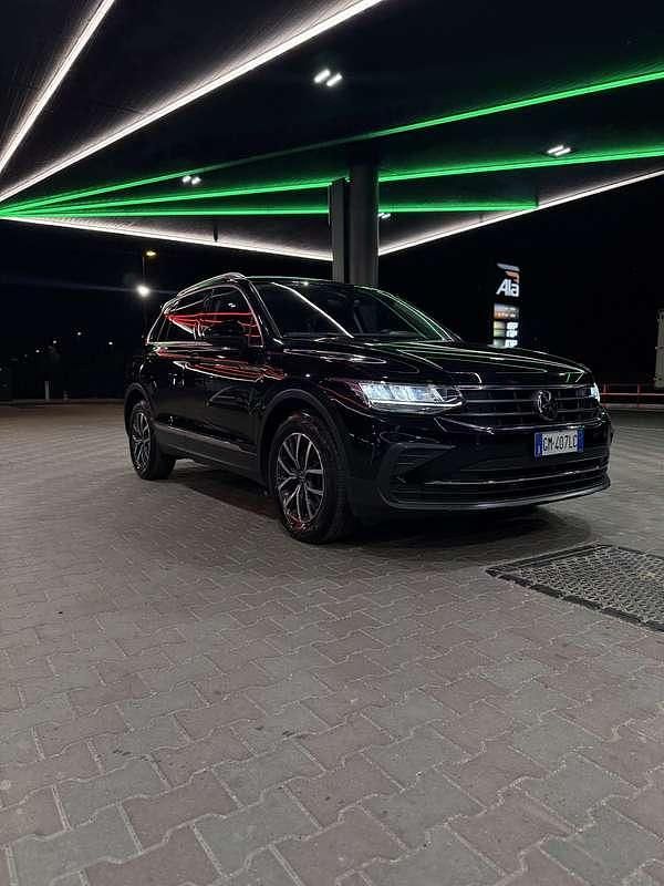 Usata VW Tiguan Life 122 CV (89 kW) 2022 Nero SUV
