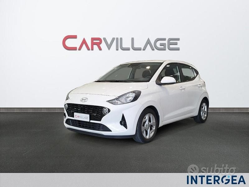 Usata Hyundai i10 67 CV (49 kW) 2022 Bianco Utilitaria