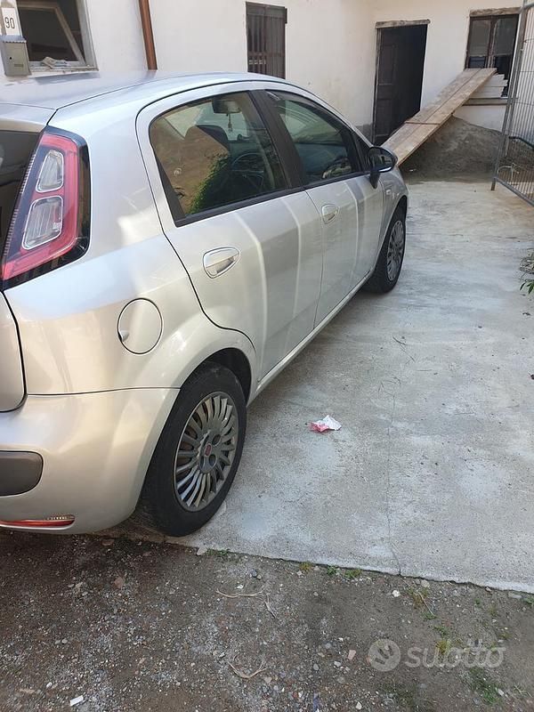 Usata Fiat Punto Evo 77 CV (56 kW) 2010 Grigio Utilitaria