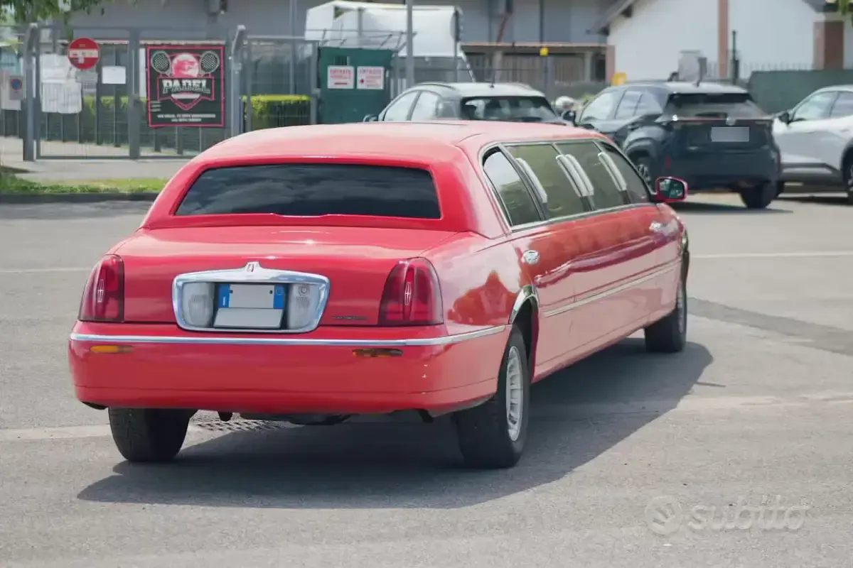 Usata Lincoln Town Car 2000 Berlina